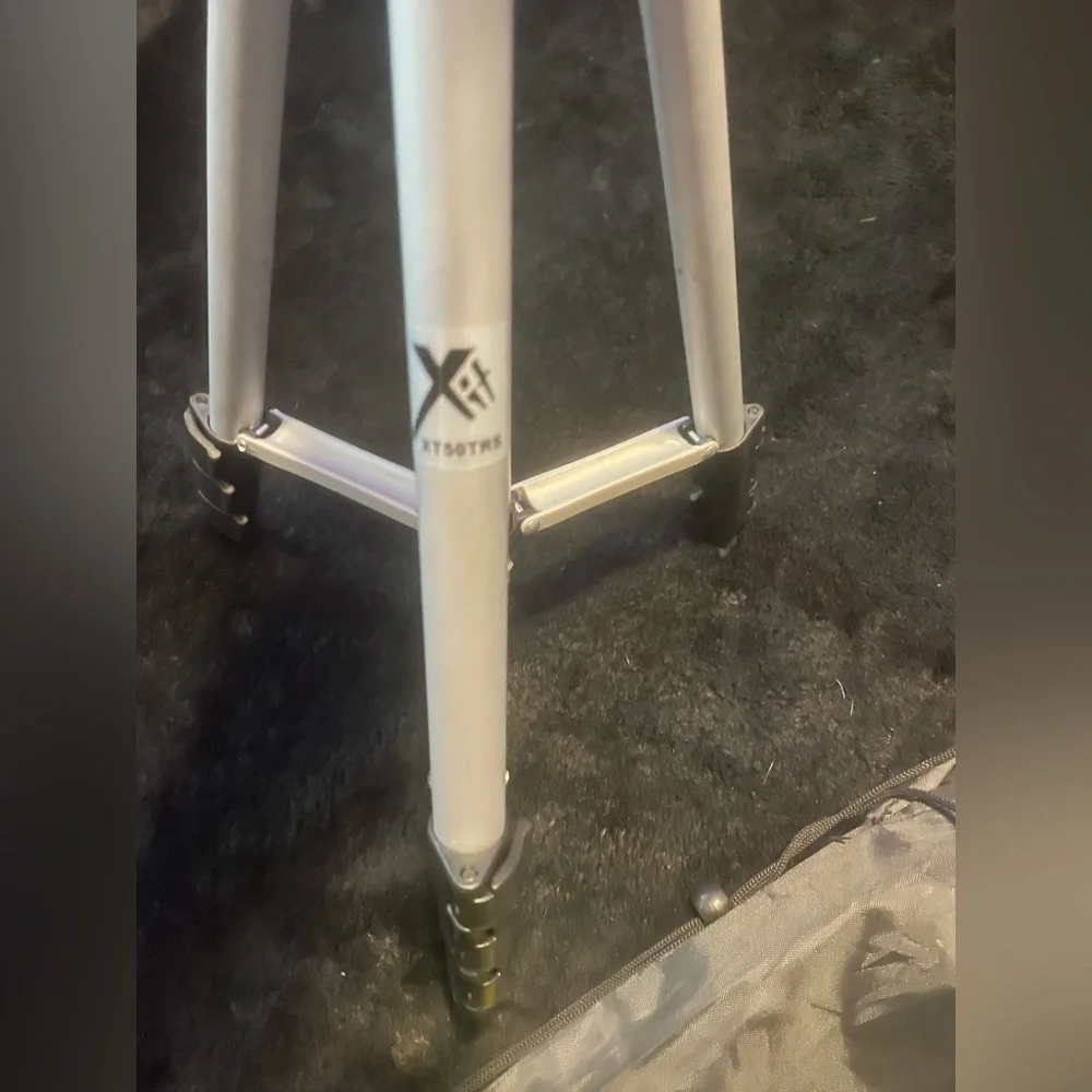 Camera tripod with carry bag NEW